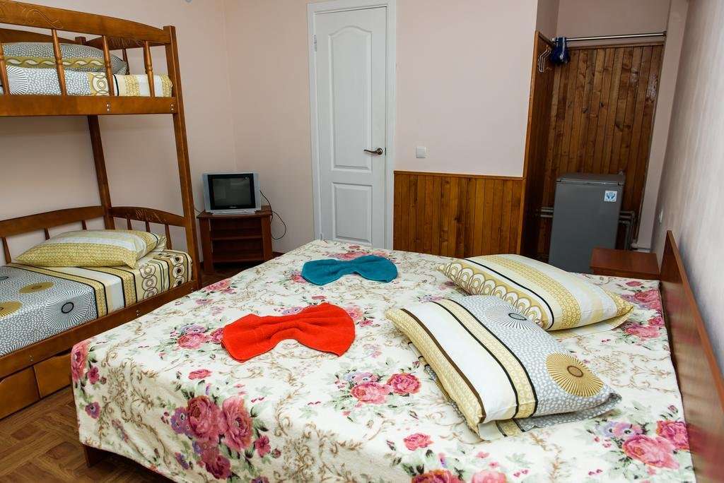 Гостевой дом Mini hotel on Narodnoy Феодосия-14