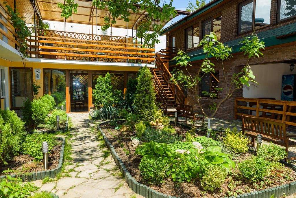 Гостевой дом Mini hotel on Narodnoy Феодосия-46