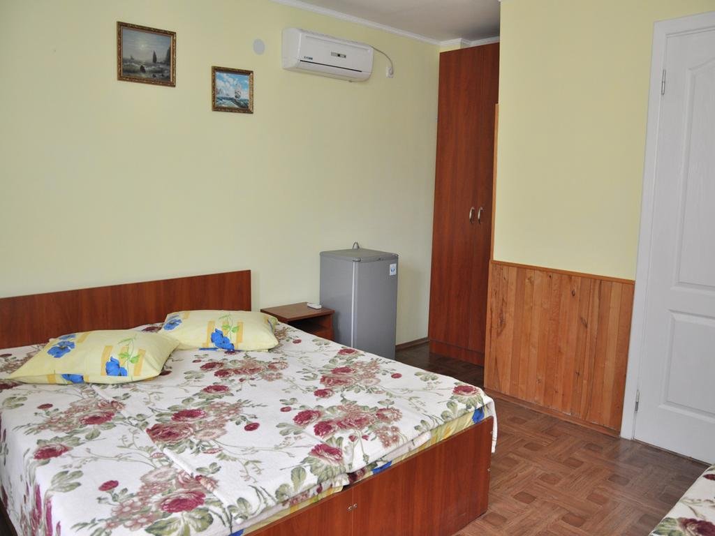 Гостевой дом Mini hotel on Narodnoy Феодосия