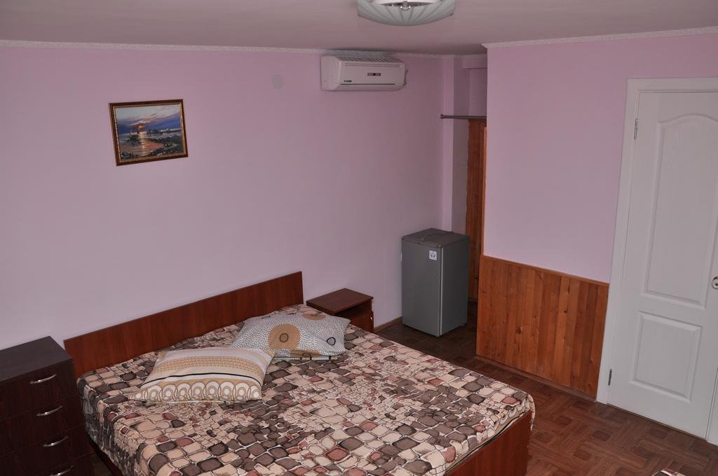 Гостевой дом Mini hotel on Narodnoy Феодосия