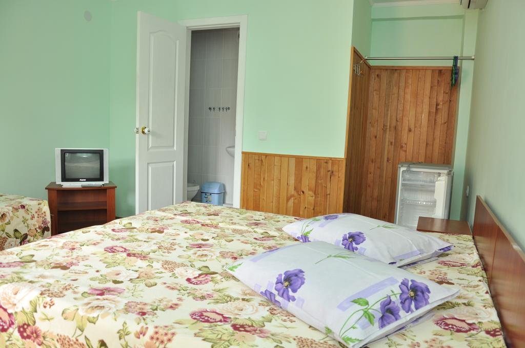 Гостевой дом Mini hotel on Narodnoy Феодосия