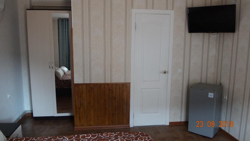 Гостевой дом Mini hotel on Narodnoy Феодосия