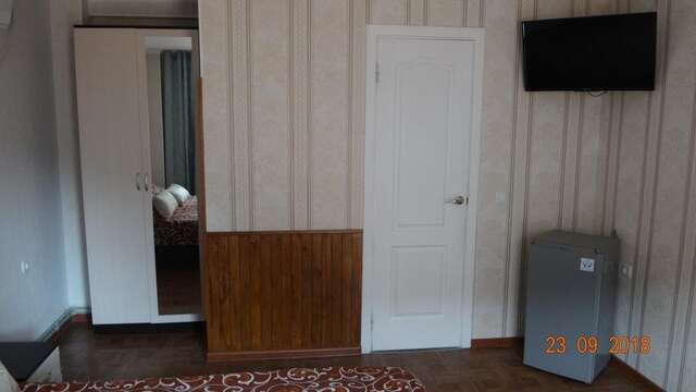 Гостевой дом Mini hotel on Narodnoy Феодосия-9
