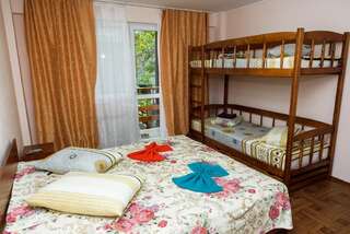 Гостевой дом Mini hotel on Narodnoy Феодосия Четырехместный номер эконом-класса-4